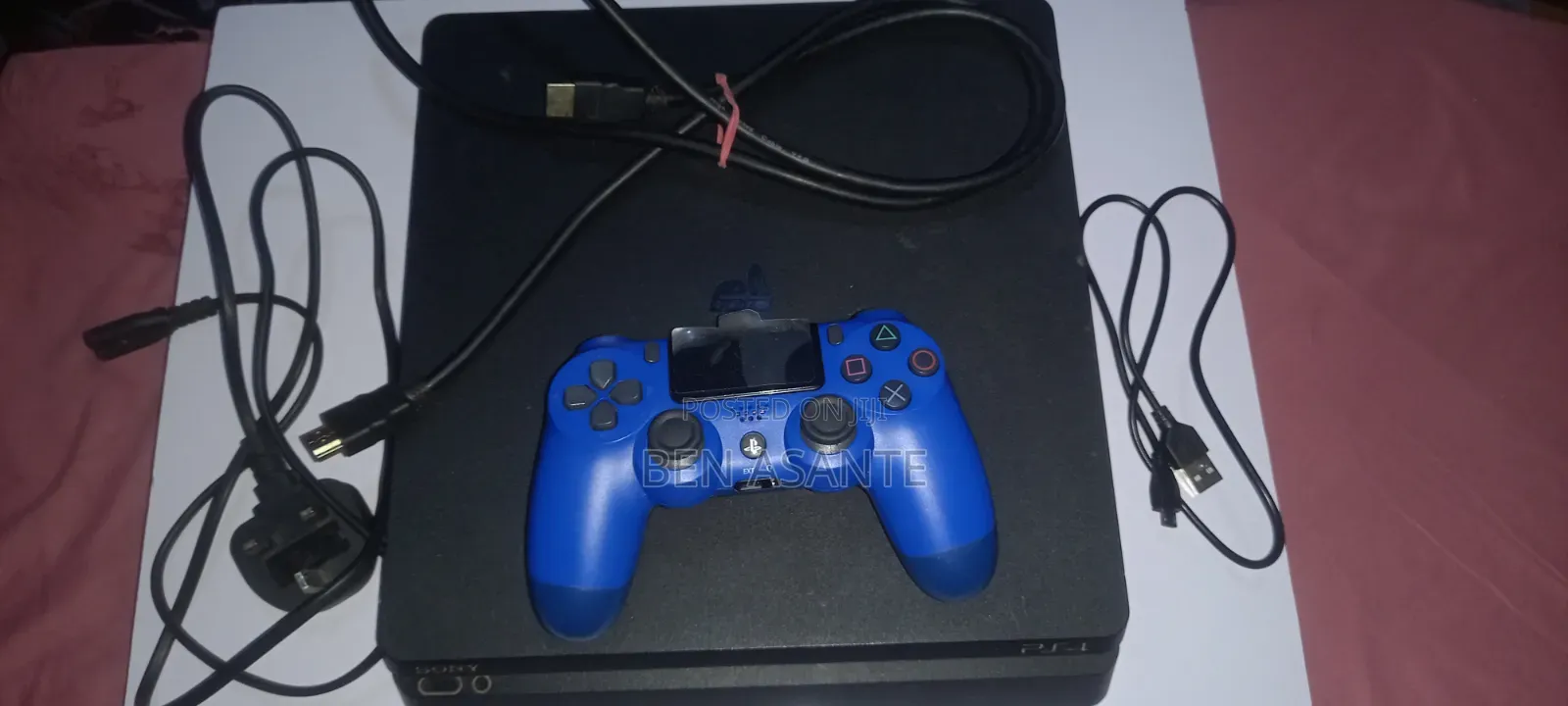 PS4 Slim 500GB Jailbroken + 1 Controller + 7 Games