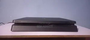 PS4 Slim 500GB Jailbroken + 1 Controller + 7 Games