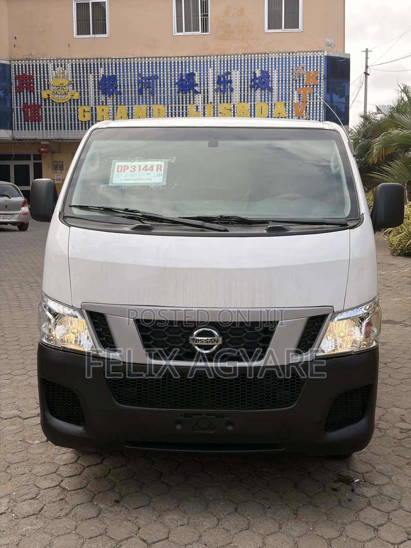 Nissan Caravan (Urvan) 2016 White