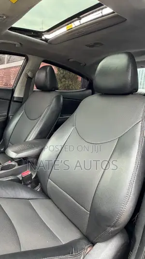 Hyundai Elantra Limited Sedan FWD (1.8L 4cyl 6A) 2013