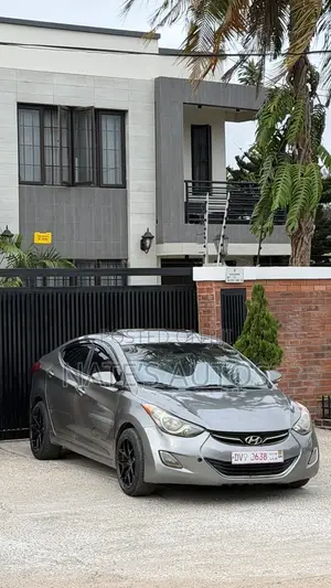 Hyundai Elantra Limited Sedan FWD (1.8L 4cyl 6A) 2013
