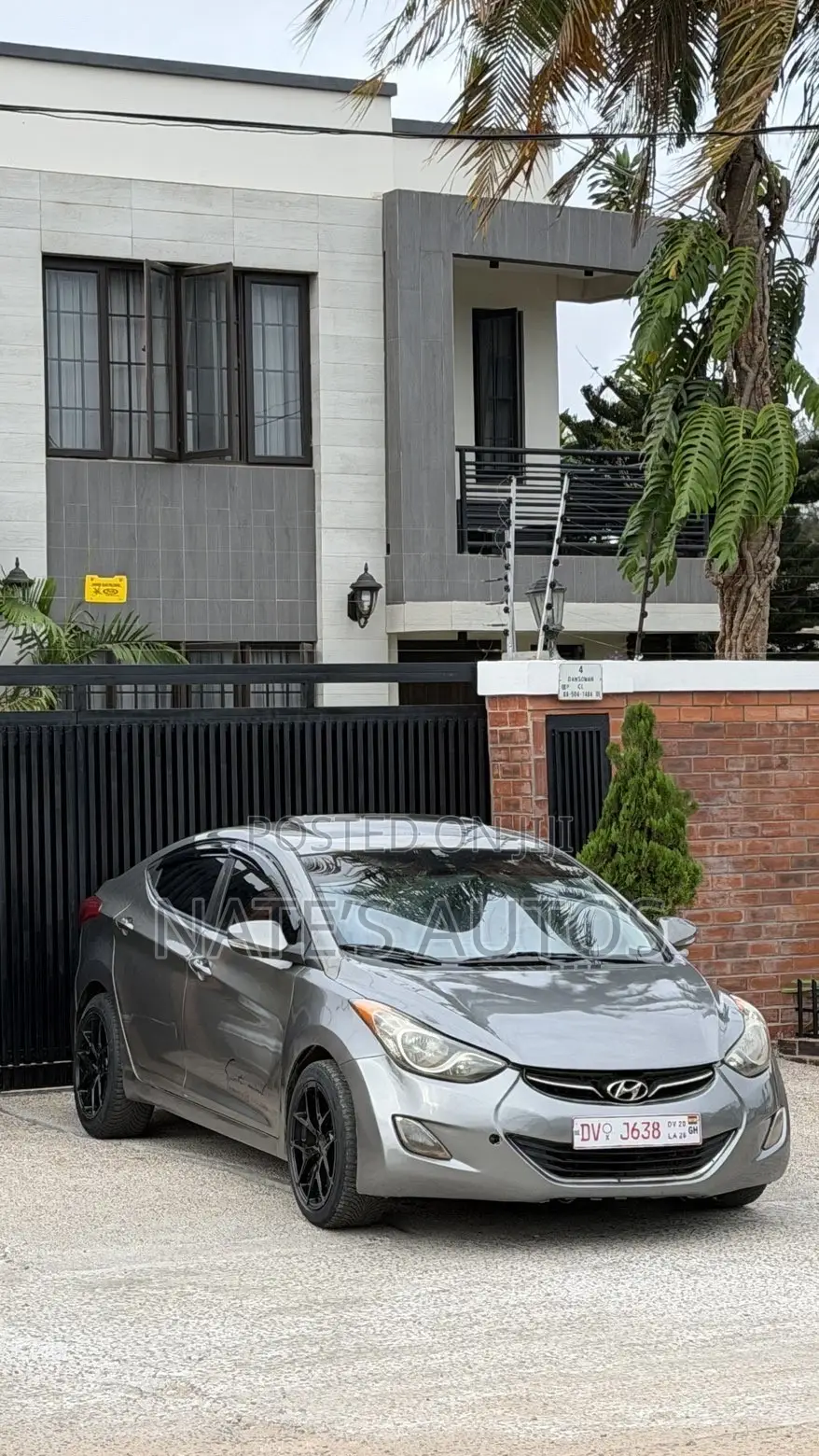 Hyundai Elantra Limited Sedan FWD (1.8L 4cyl 6A) 2013