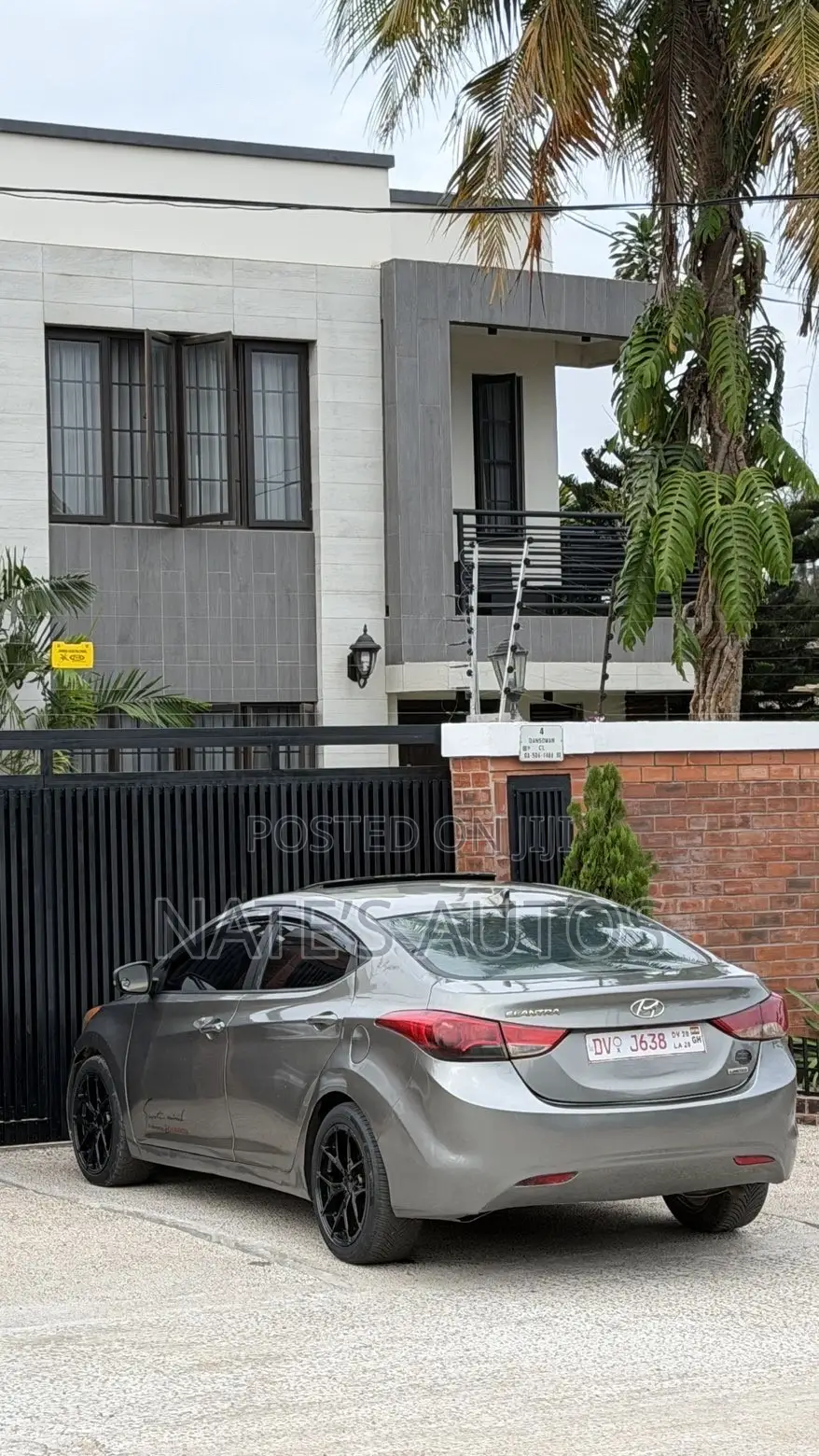 Hyundai Elantra Limited Sedan FWD (1.8L 4cyl 6A) 2013