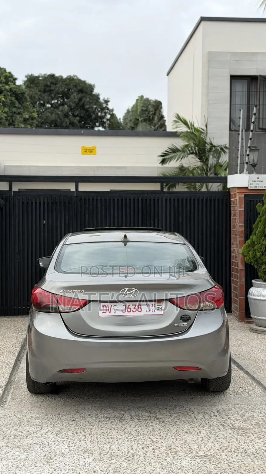 Hyundai Elantra Limited Sedan FWD (1.8L 4cyl 6A) 2013