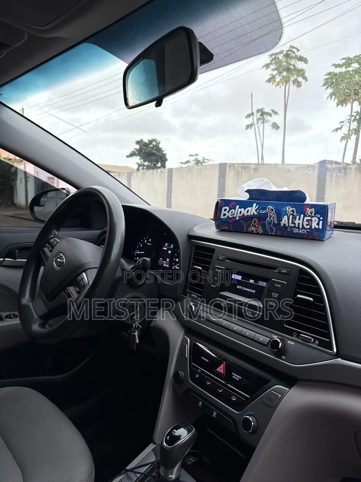 Hyundai Elantra SE Sedan FWD (2.0L 4cyl 6M) 2017 Gray