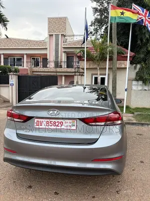 Hyundai Elantra SE Sedan FWD (2.0L 4cyl 6M) 2017 Gray