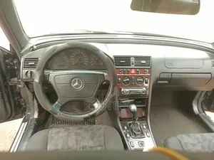 Mercedes-Benz C180 2001 Black