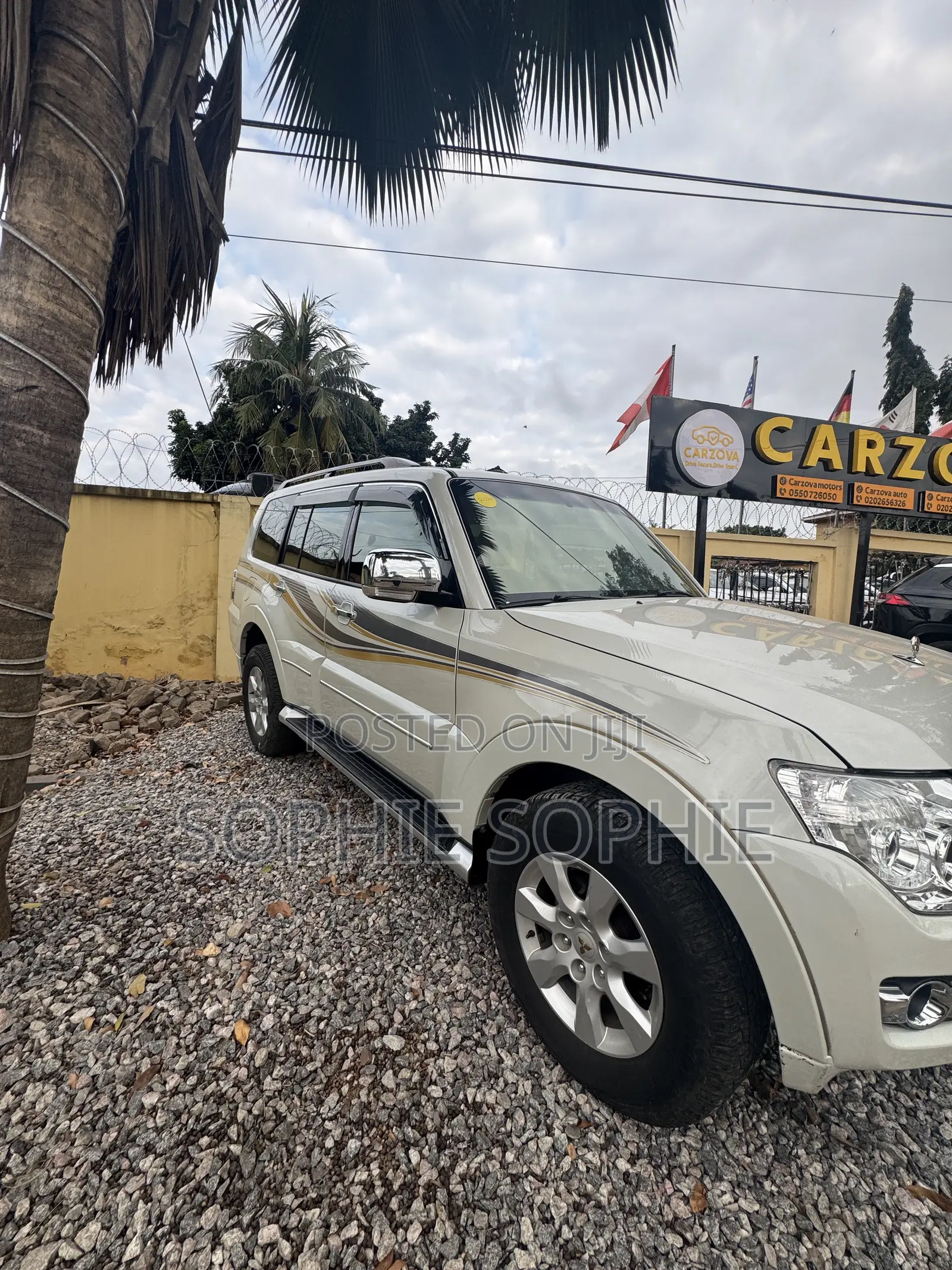 Mitsubishi Pajero V90 3.0 V6 GLS/GLX 2020 Gold