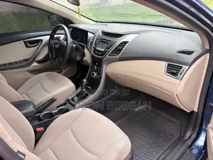Hyundai Elantra Limited Sedan FWD (1.8L 4cyl 6A) 2016 Blue