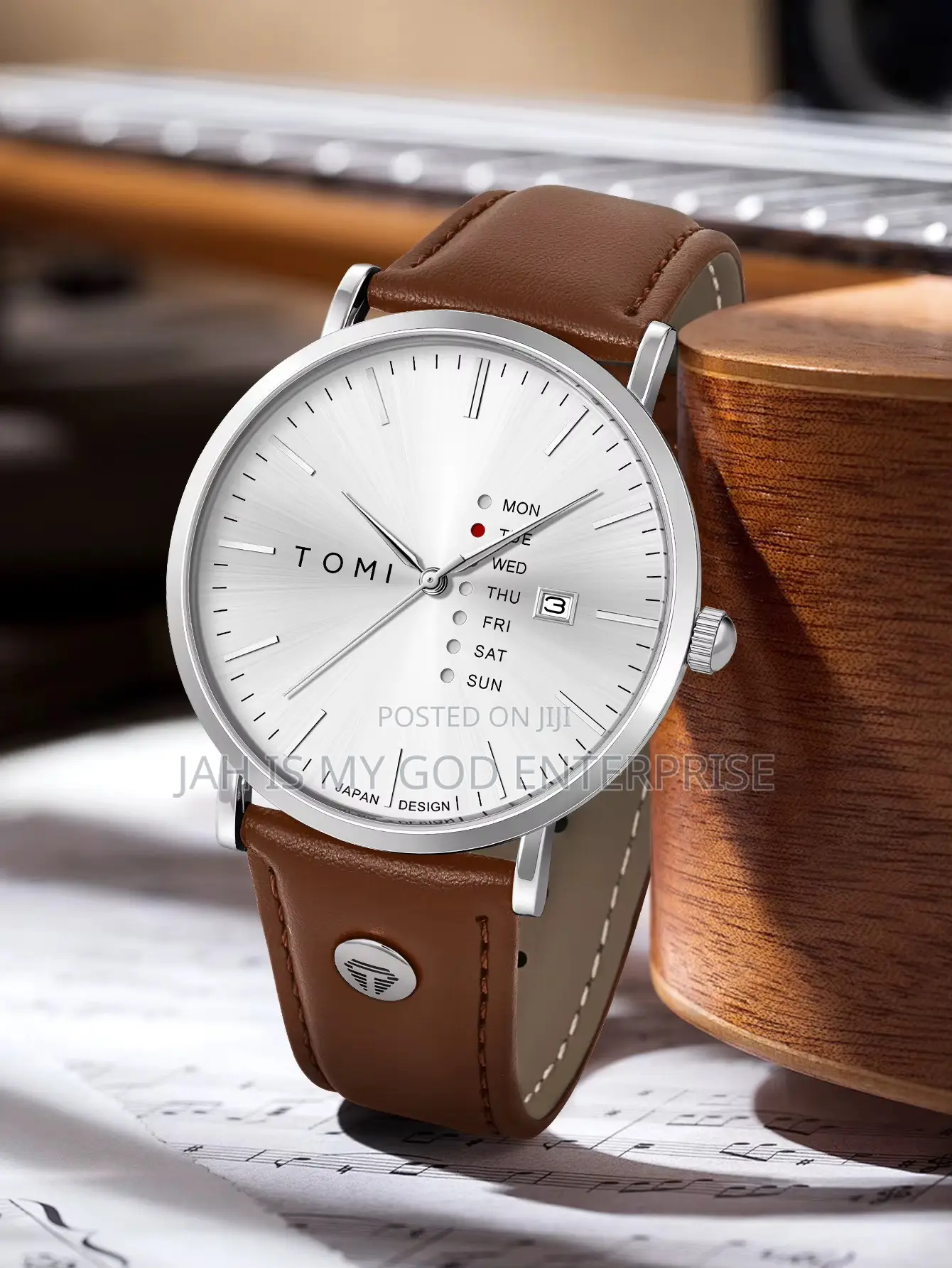 Tomi Trendy Men's Watch Quartz Business Watch With Leather Strap