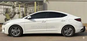 Hyundai Elantra 2019 White