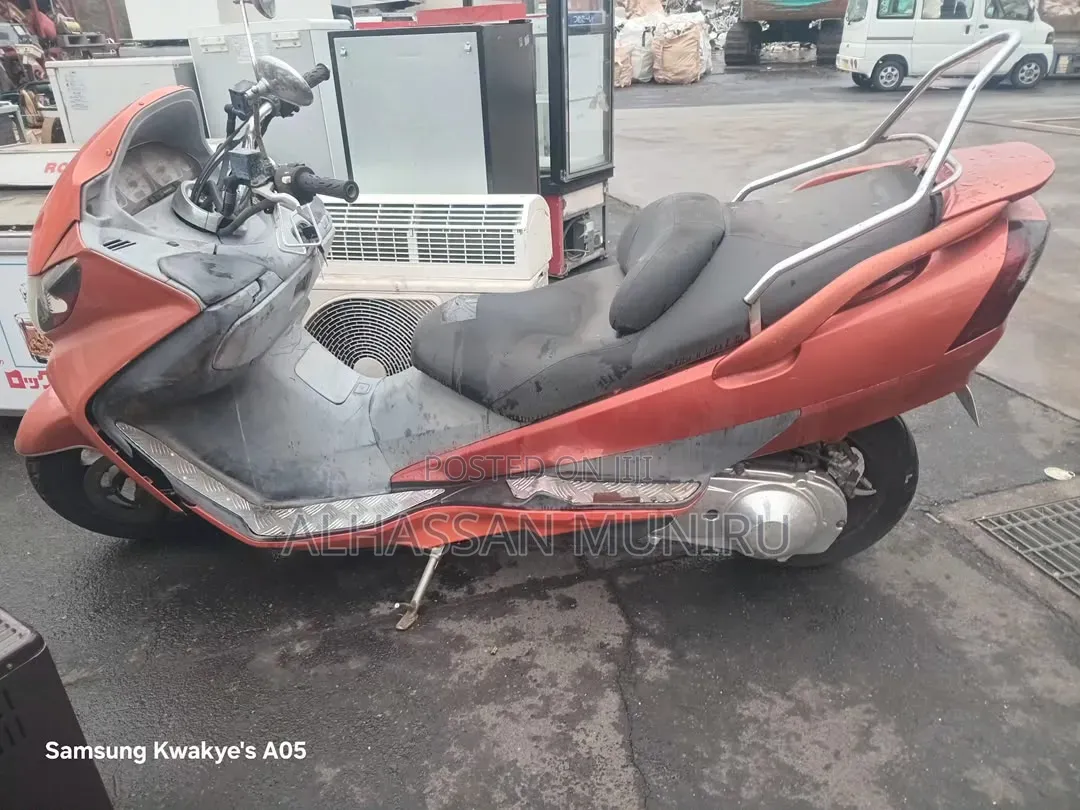 Yamaha Majesty 2010 Red