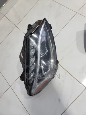 C300 Passenger Side ( Right)Headlight