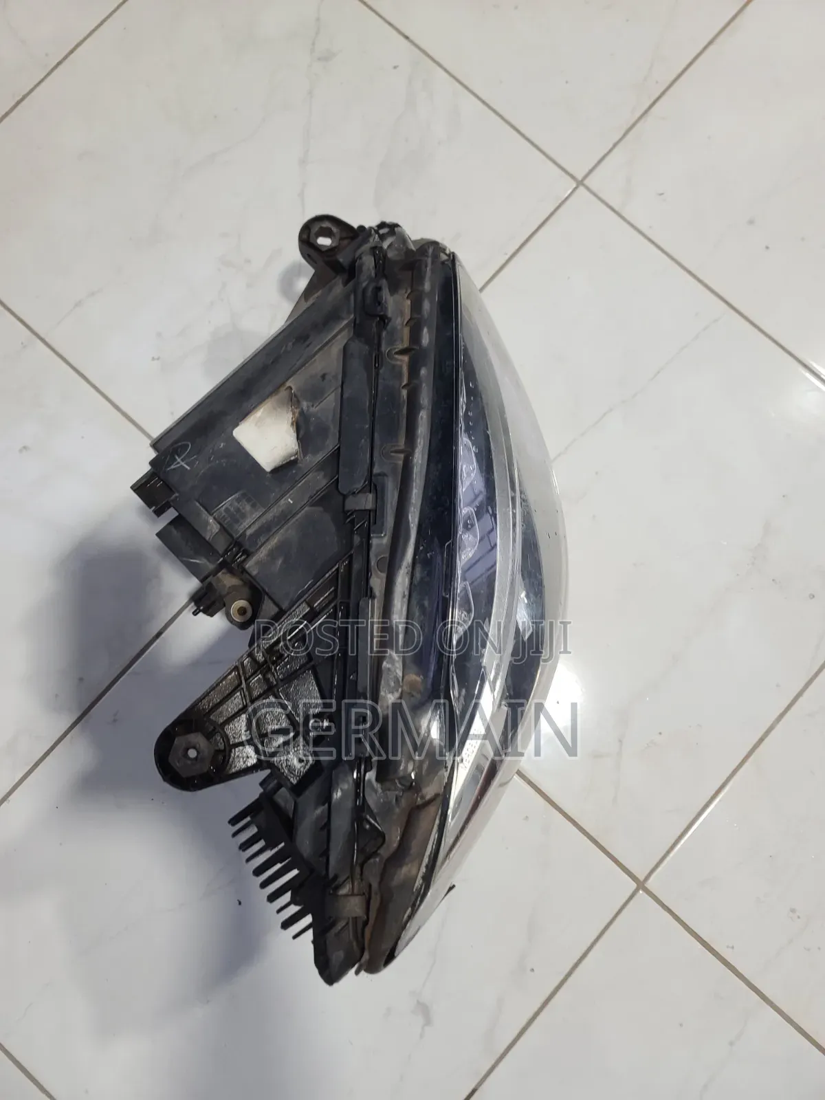 C300 Passenger Side ( Right)Headlight