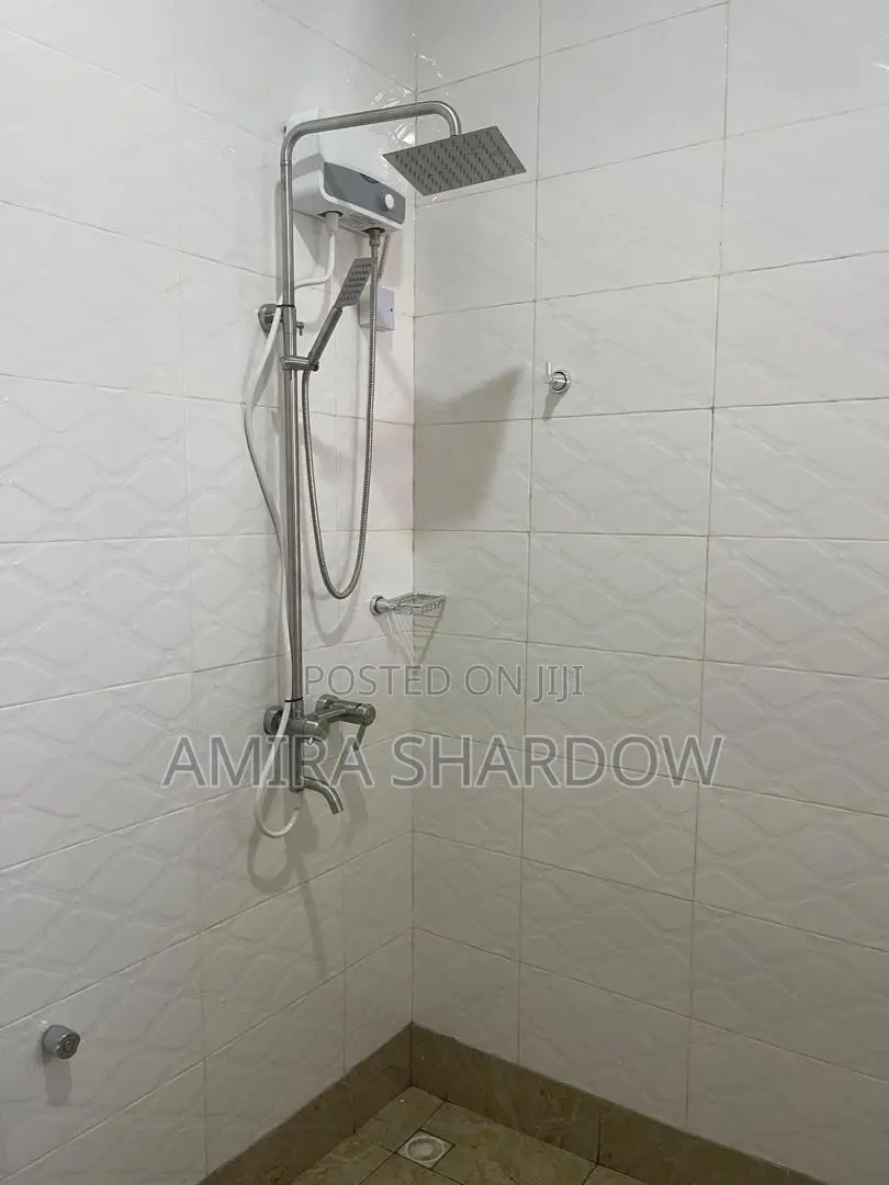 3bdrm House in Old Ashomang for rent