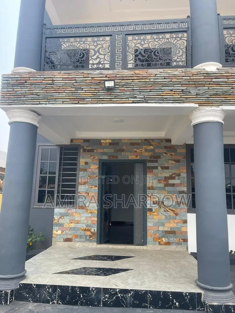 3bdrm House in Old Ashomang for rent