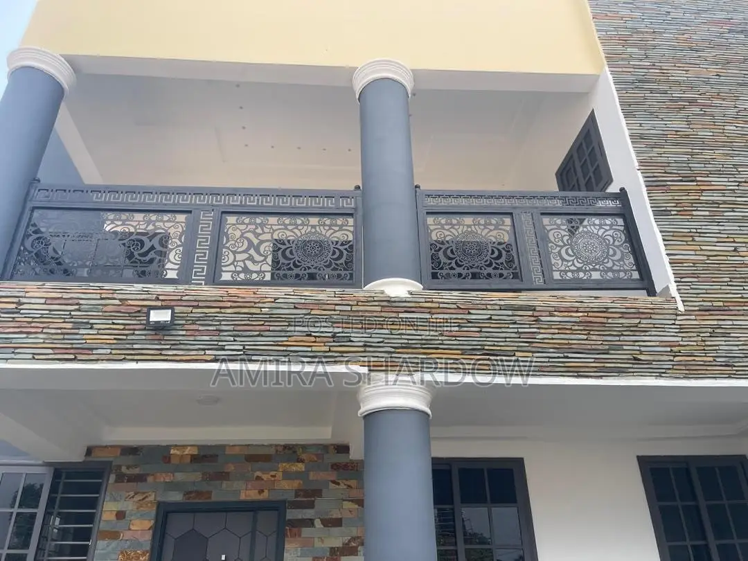 3bdrm House in Old Ashomang for rent