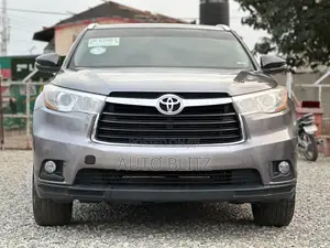 Toyota Highlander XLE V6 4x4 (3.5L 6cyl 6A) 2016 Gray