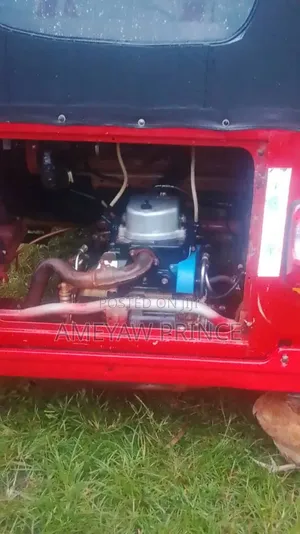 Bajaj RE 2025 Red