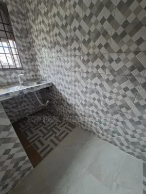 1bdrm Apartment in Madina Un, Zongo Junction for rent