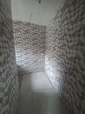 1bdrm Apartment in Madina Un, Zongo Junction for rent