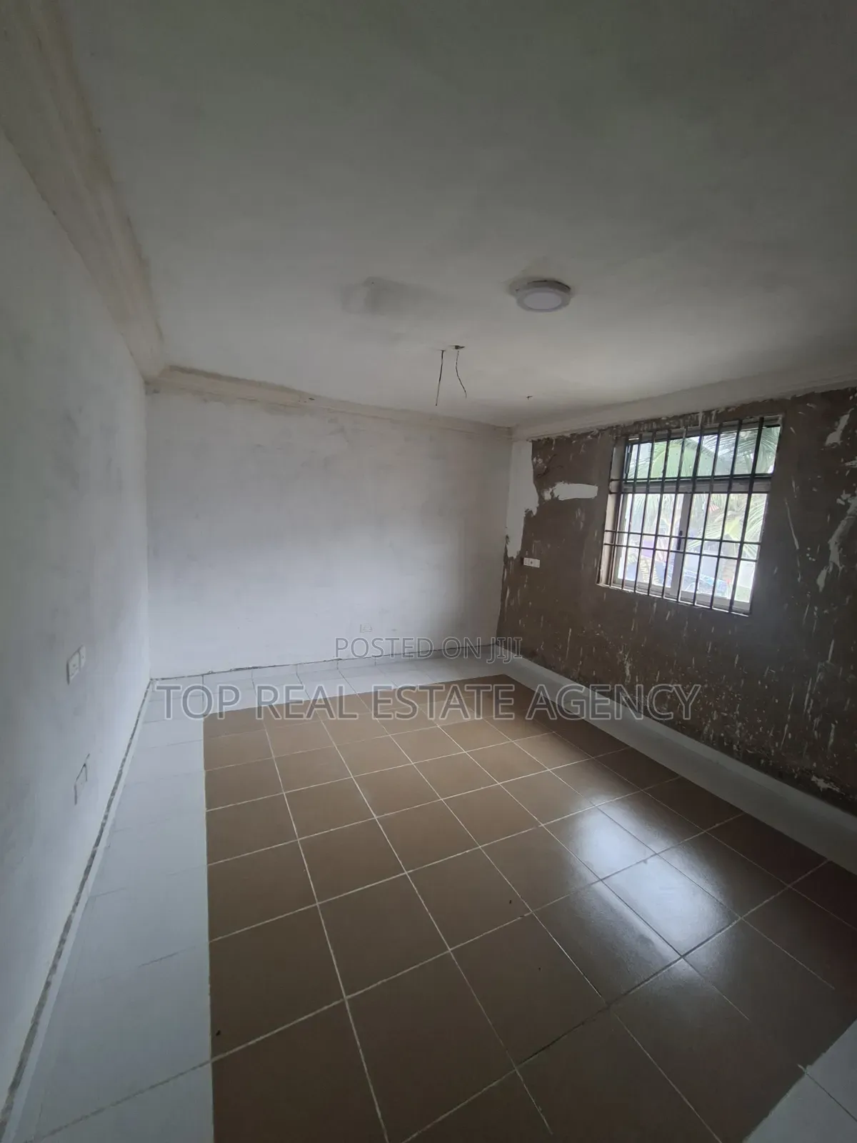 1bdrm Apartment in Madina Un, Zongo Junction for rent
