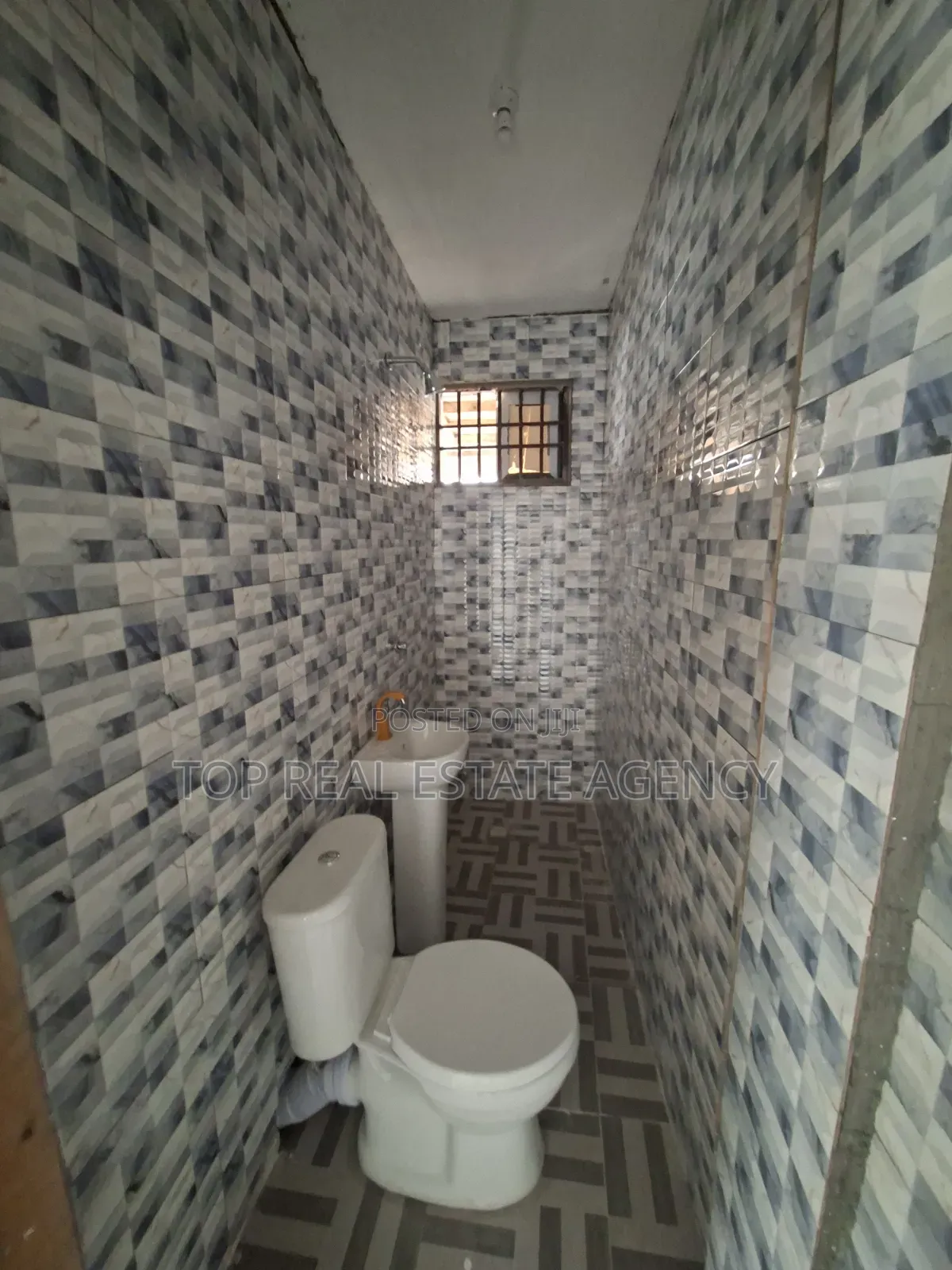 1bdrm Apartment in Madina Un, Zongo Junction for rent