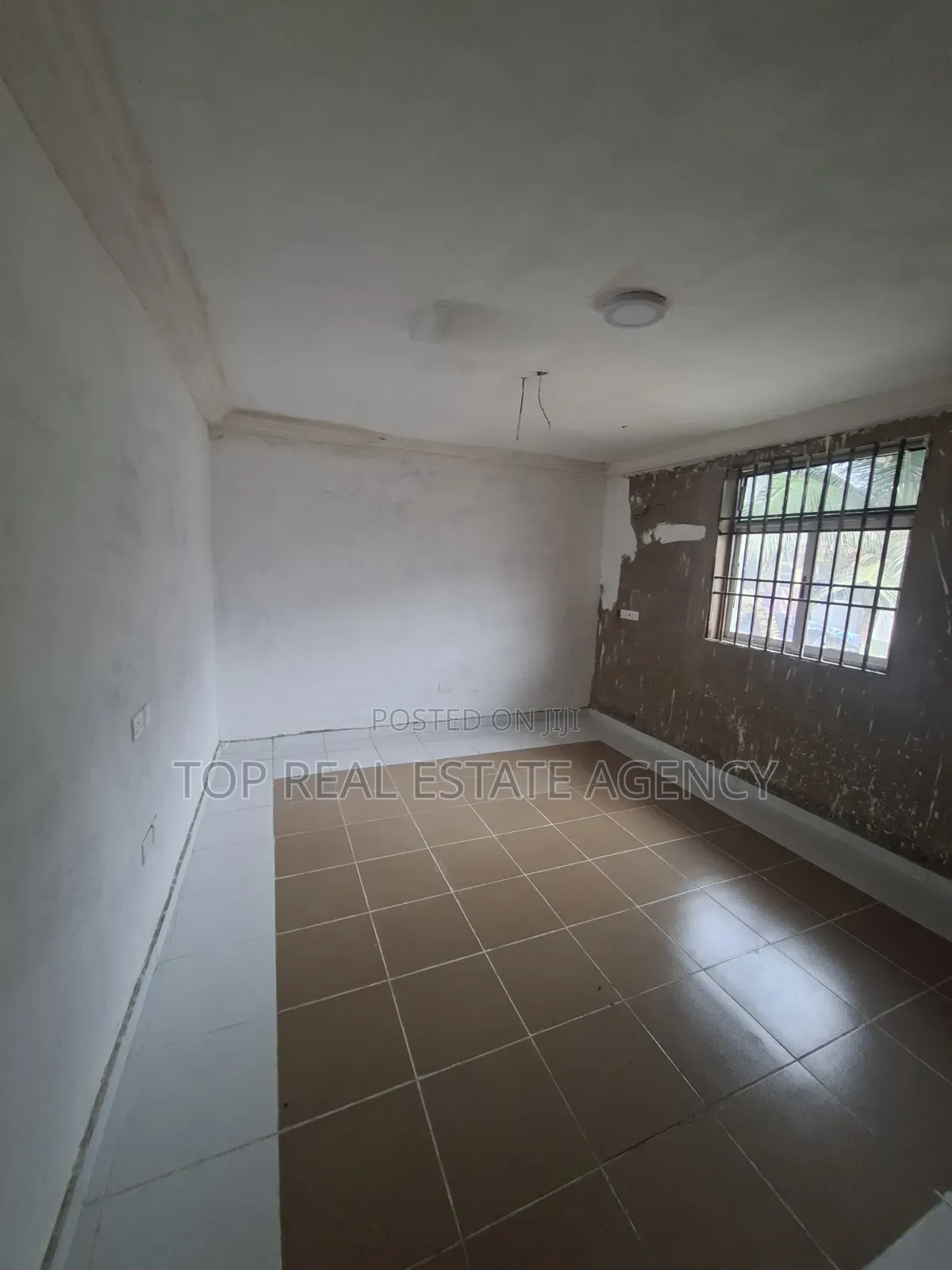 1bdrm Apartment in Madina Un, Zongo Junction for rent
