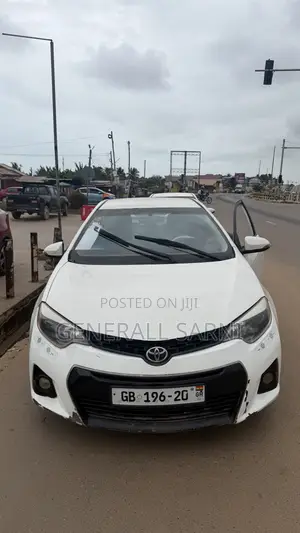 Toyota Corolla 2015 White