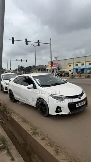 Toyota Corolla 2015 White