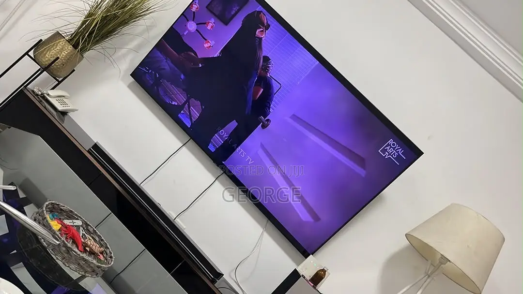 Samsung 75 Inches Smart TV
