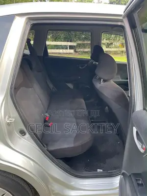 Honda Fit Automatic 2012 Silver
