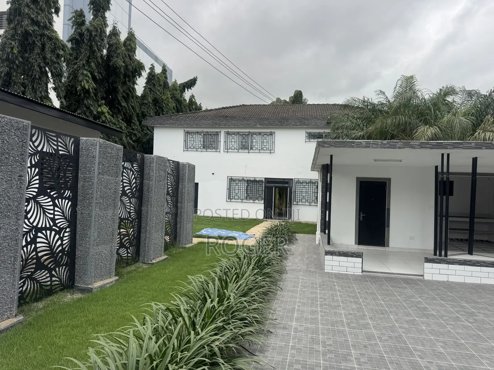 5bdrm Mansion in Cantonment, Cantonments for rent