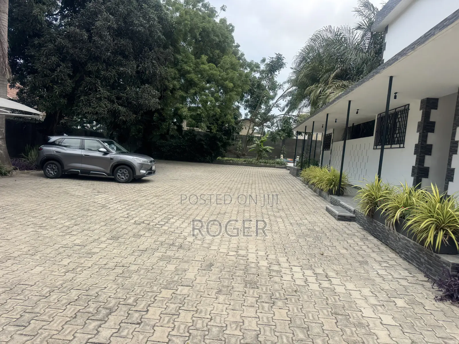 5bdrm Mansion in Cantonment, Cantonments for rent
