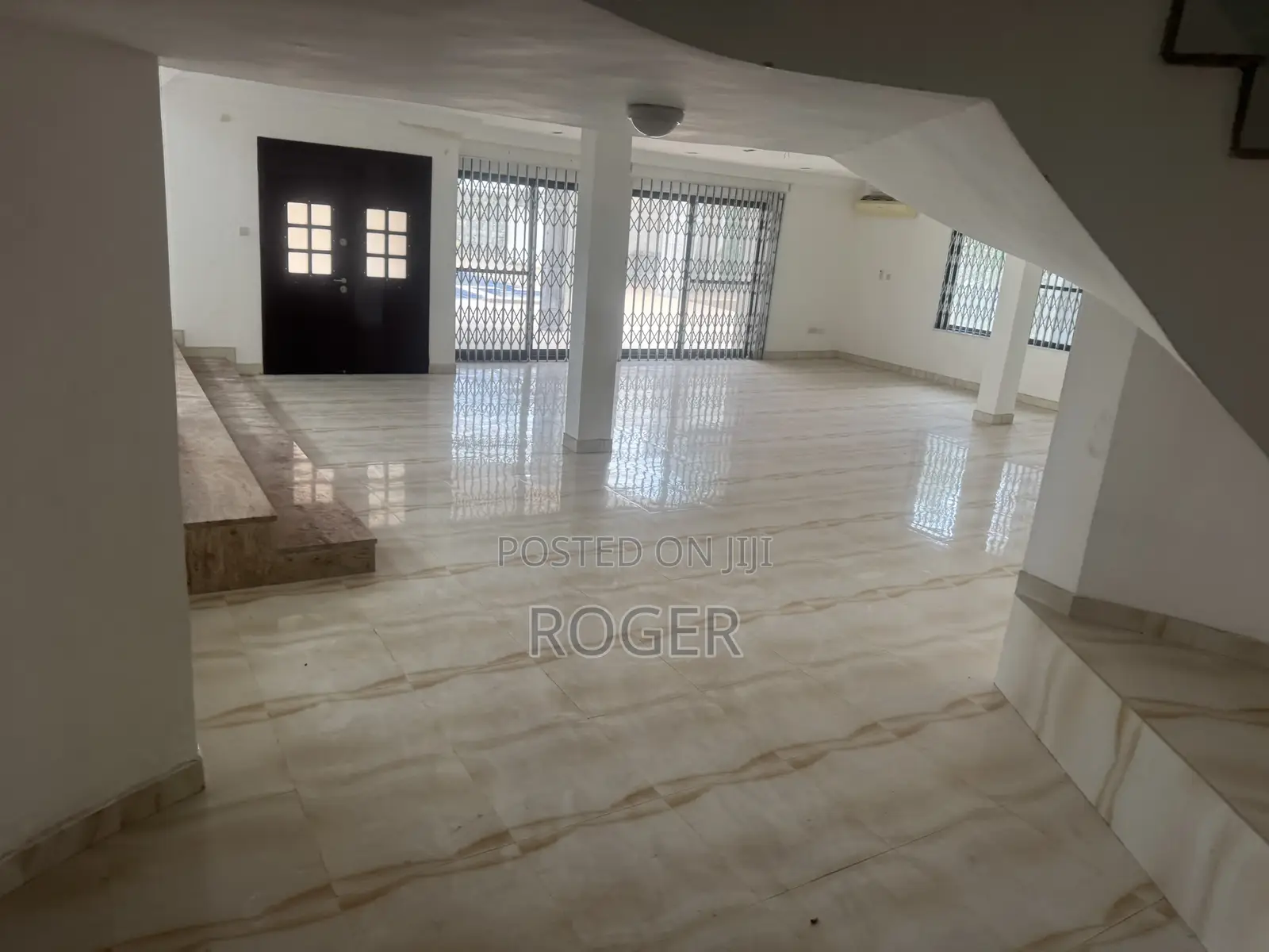 8bdrm Mansion in Cantonment, Cantonments for rent