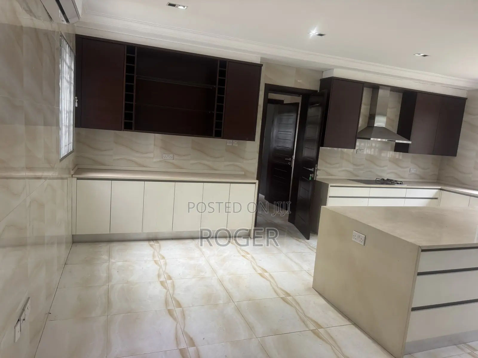 8bdrm Mansion in Cantonment, Cantonments for rent