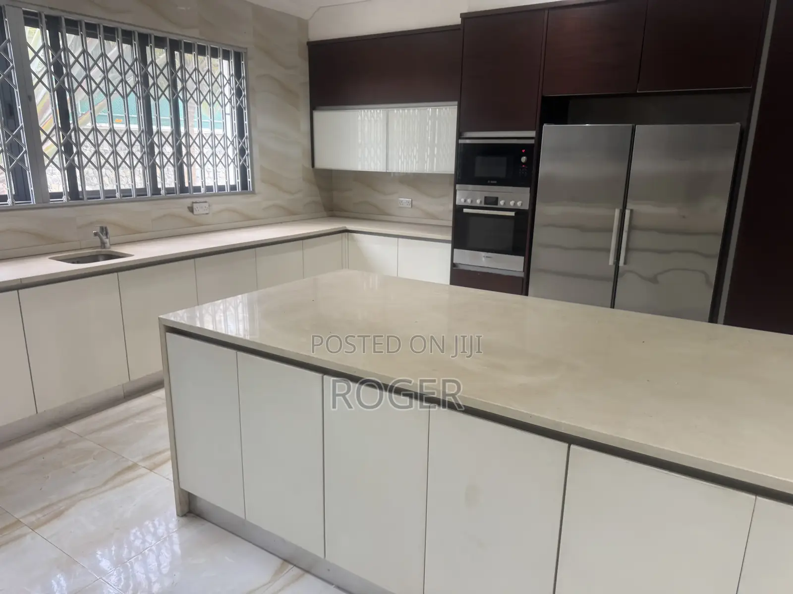 8bdrm Mansion in Cantonment, Cantonments for rent