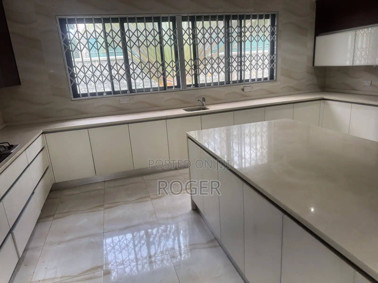 8bdrm Mansion in Cantonment, Cantonments for rent