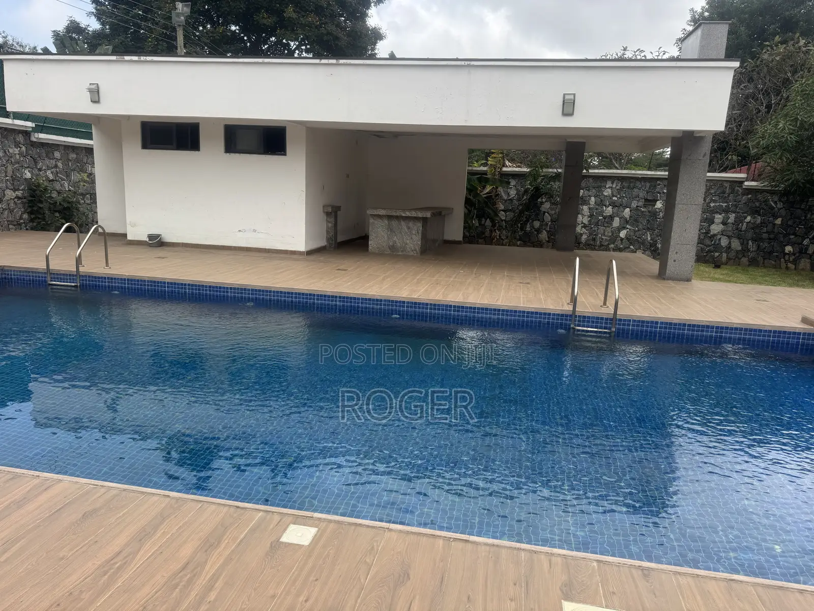 8bdrm Mansion in Cantonment, Cantonments for rent