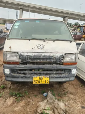 Toyota HiAce 2000 White