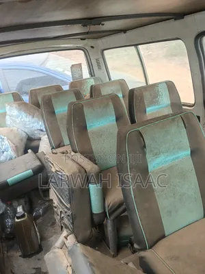 Toyota HiAce 2000 White