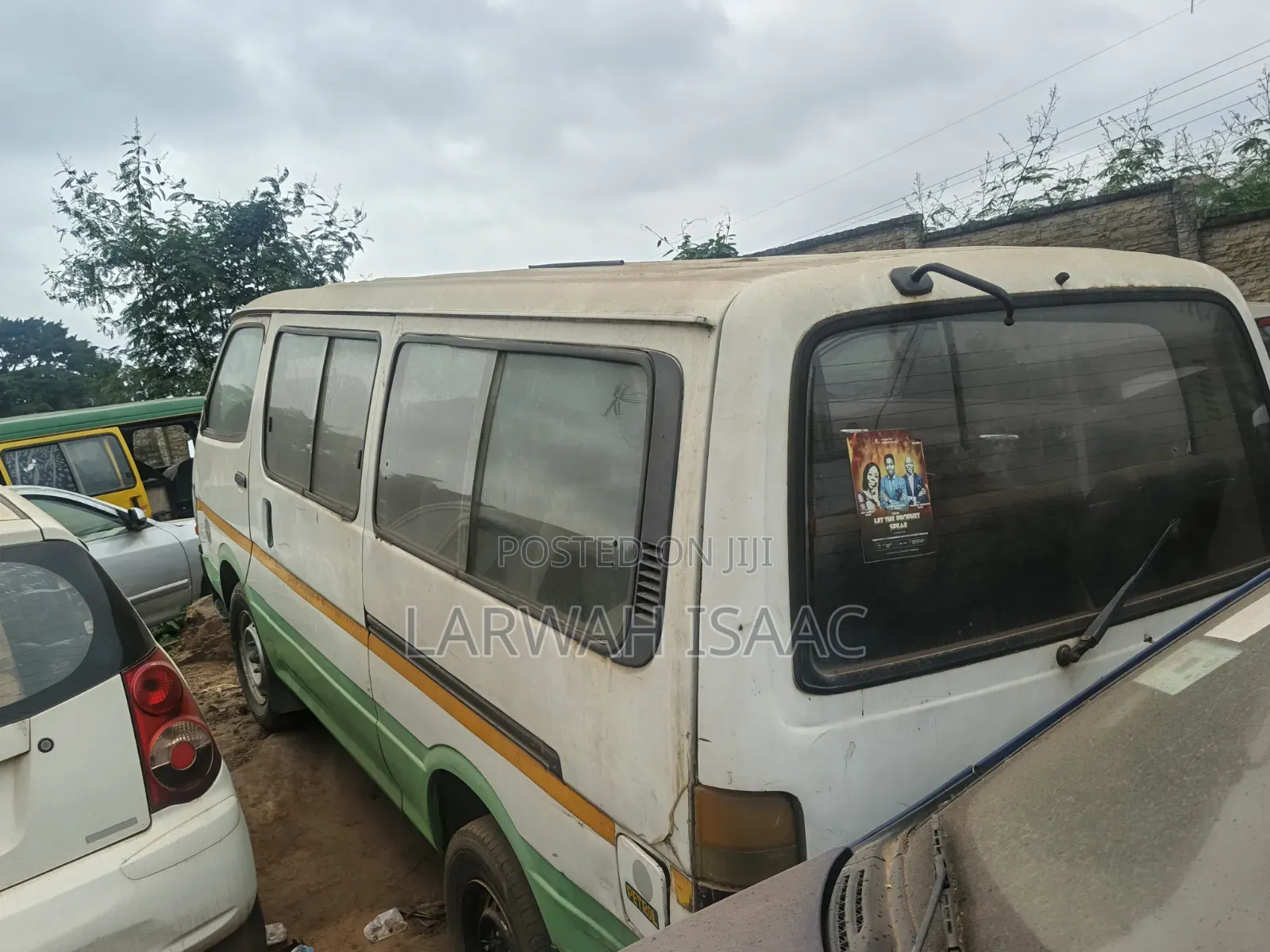 Toyota HiAce 2000 White