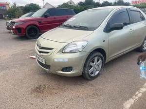 Toyota Belta 2010 Gold