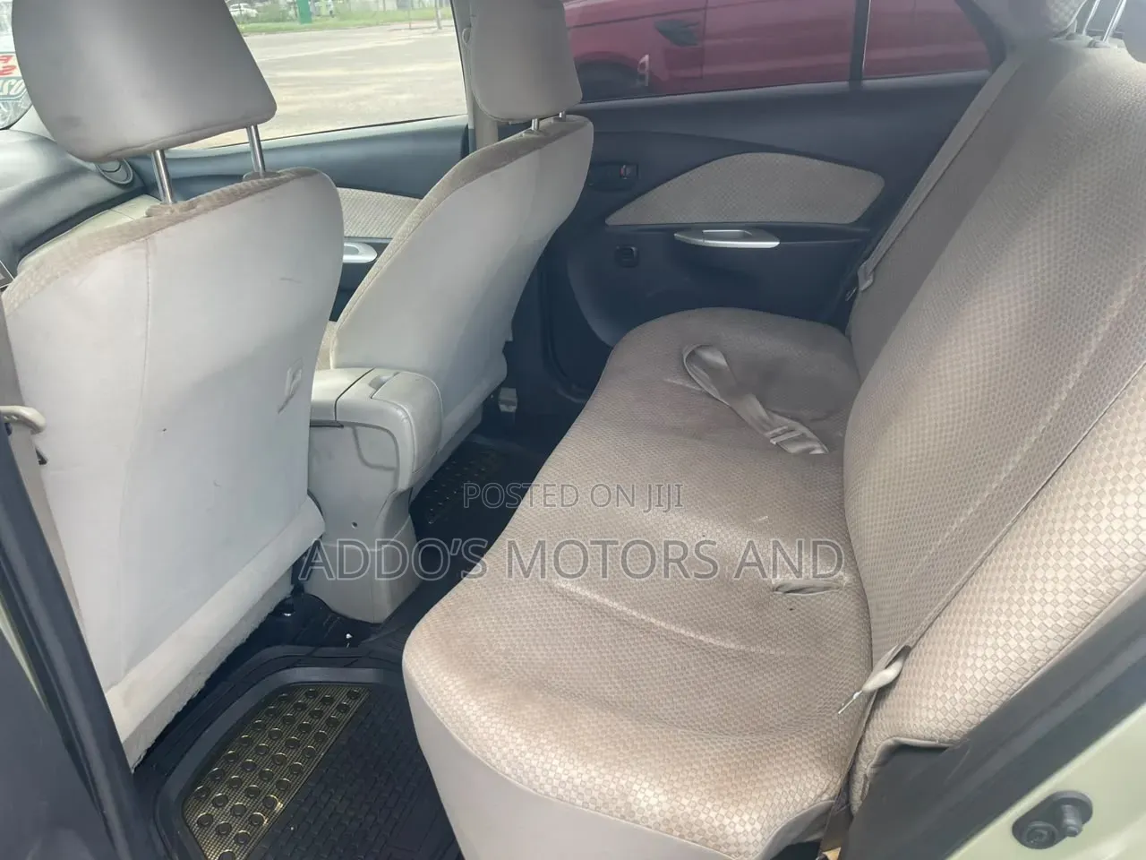 Toyota Belta 2010 Gold