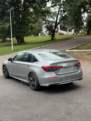 Honda Civic 2025 Silver