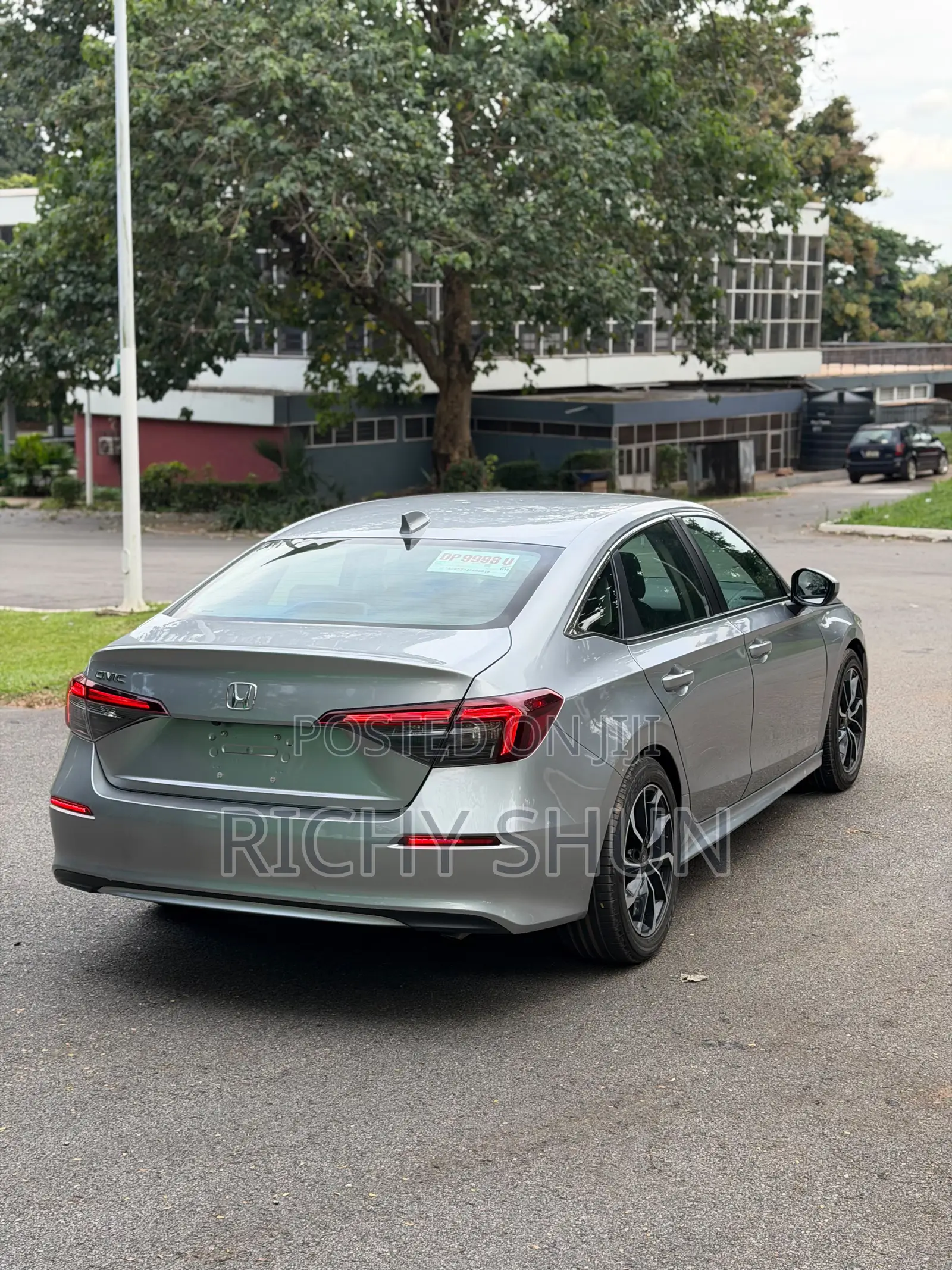 Honda Civic 2025 Silver