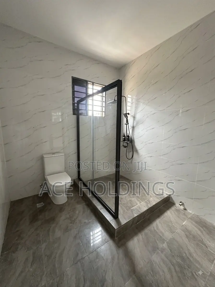 4bdrm House in Adjiringanor, School Junction for sale