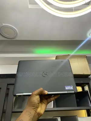 Laptop Dell Latitude E7270 8GB Intel Core i5 SSD 256GB