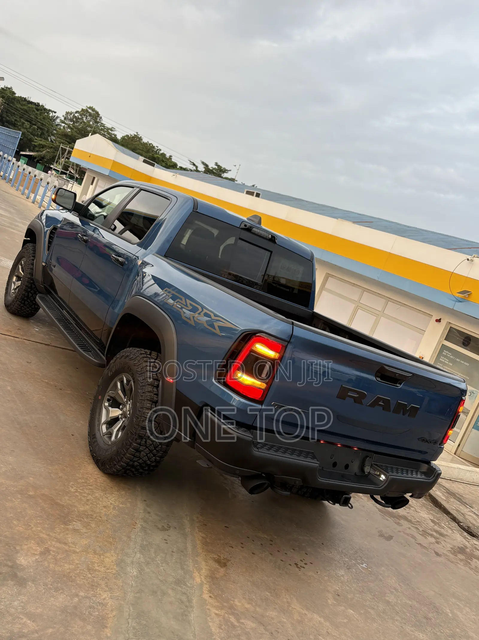 RAM 1500 TRX Crew Cab 4WD SB 2024 Blue