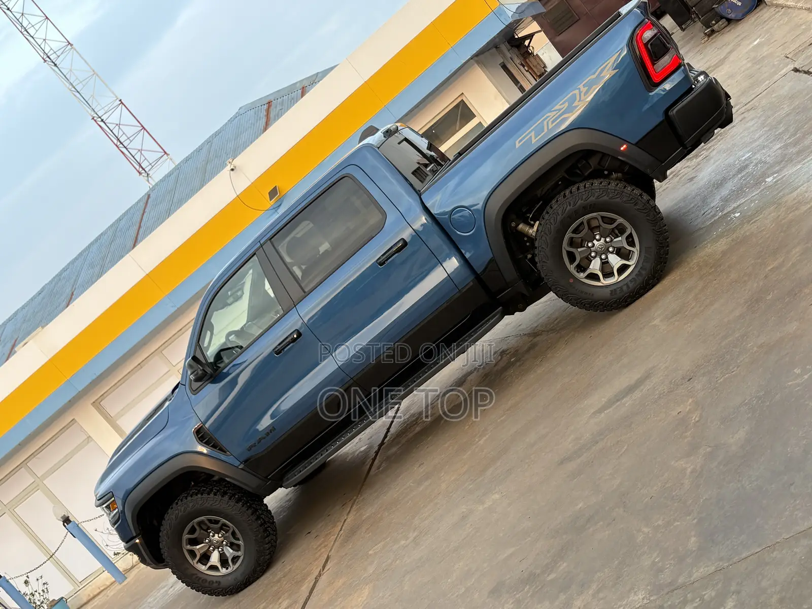 RAM 1500 TRX Crew Cab 4WD SB 2024 Blue
